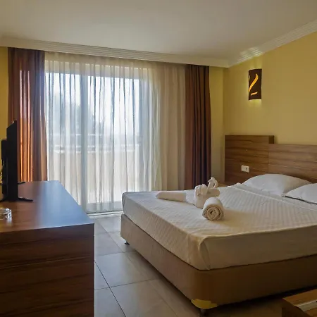 מלון Ares Endam 4*